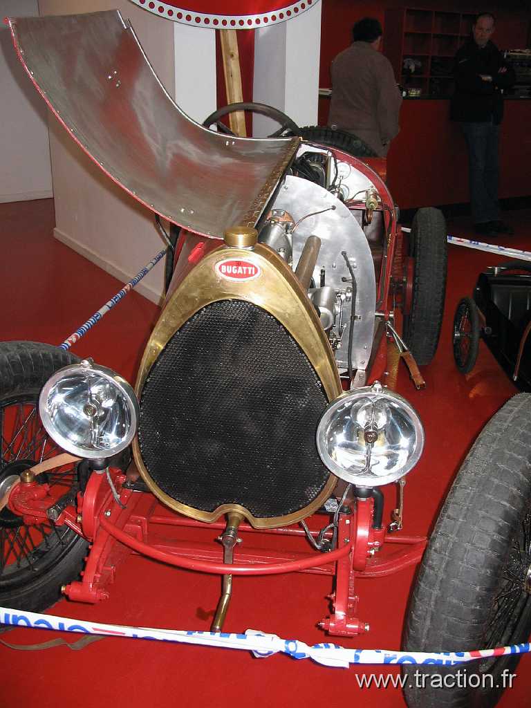 20090228 Montbeliard (5).jpg - 28/02/2009 - 25200 MONTBELIARD VIEUX VOLANTS FRANCS-COMTOIS Bourse d'échange Autos-Motos Anciennes - la Roselière - BUGATTI (en cours de reconstitution)